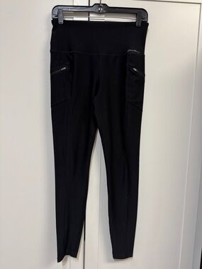 Black High-Waist Zip Pocket Eddie Bauer Leggings